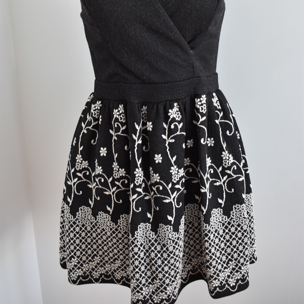 Short Winter dress - Picture 4 of 4